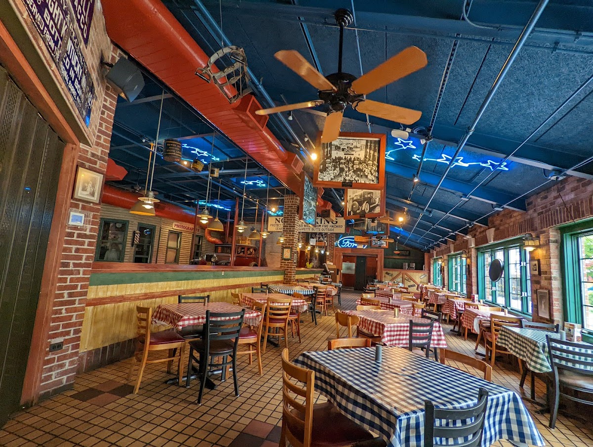 Portillo's restaurant
