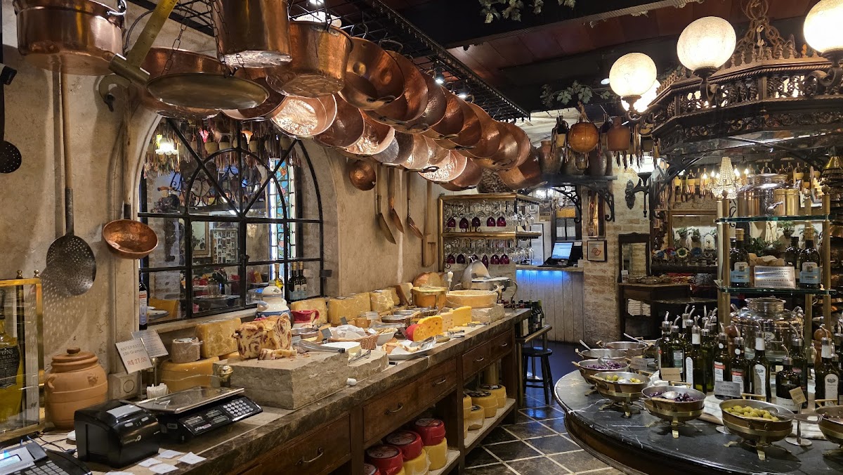 Famiglia Mancini Trattoria restaurant