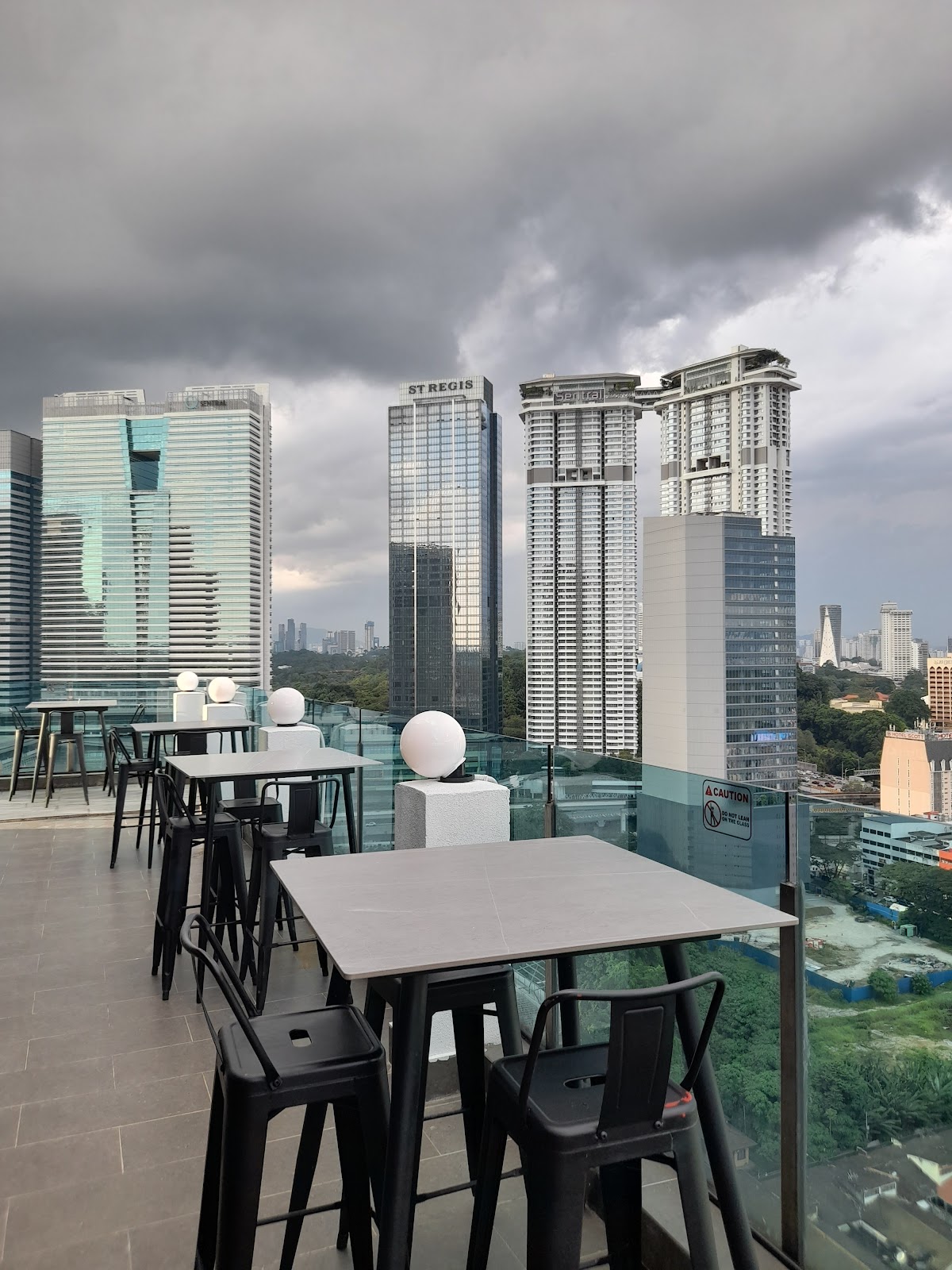 LUUMA DINING restaurant