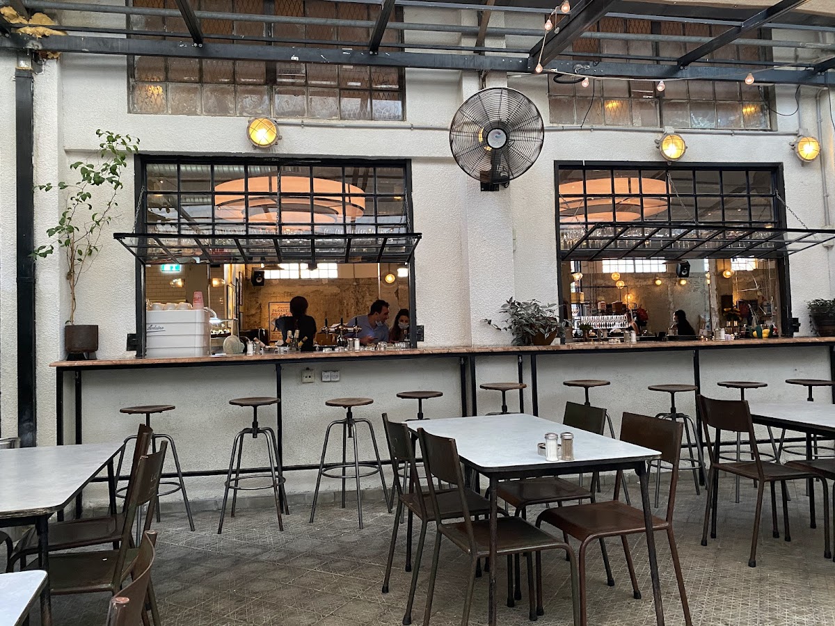 Magazzino restaurant