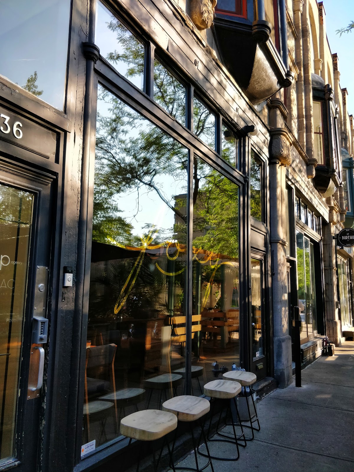 Foxy restaurant